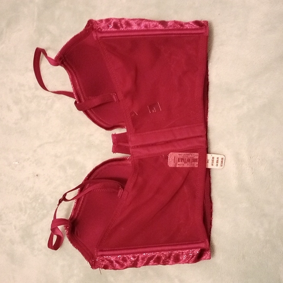 NWT VS Bra - Picture 2 of 4